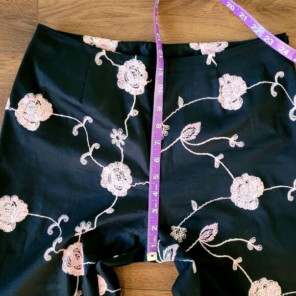 Elliott Lauren Pants Womens Sz 6 Zip Black Pink Floral Embroidery Ankle Crop USA - Picture 8 of 16